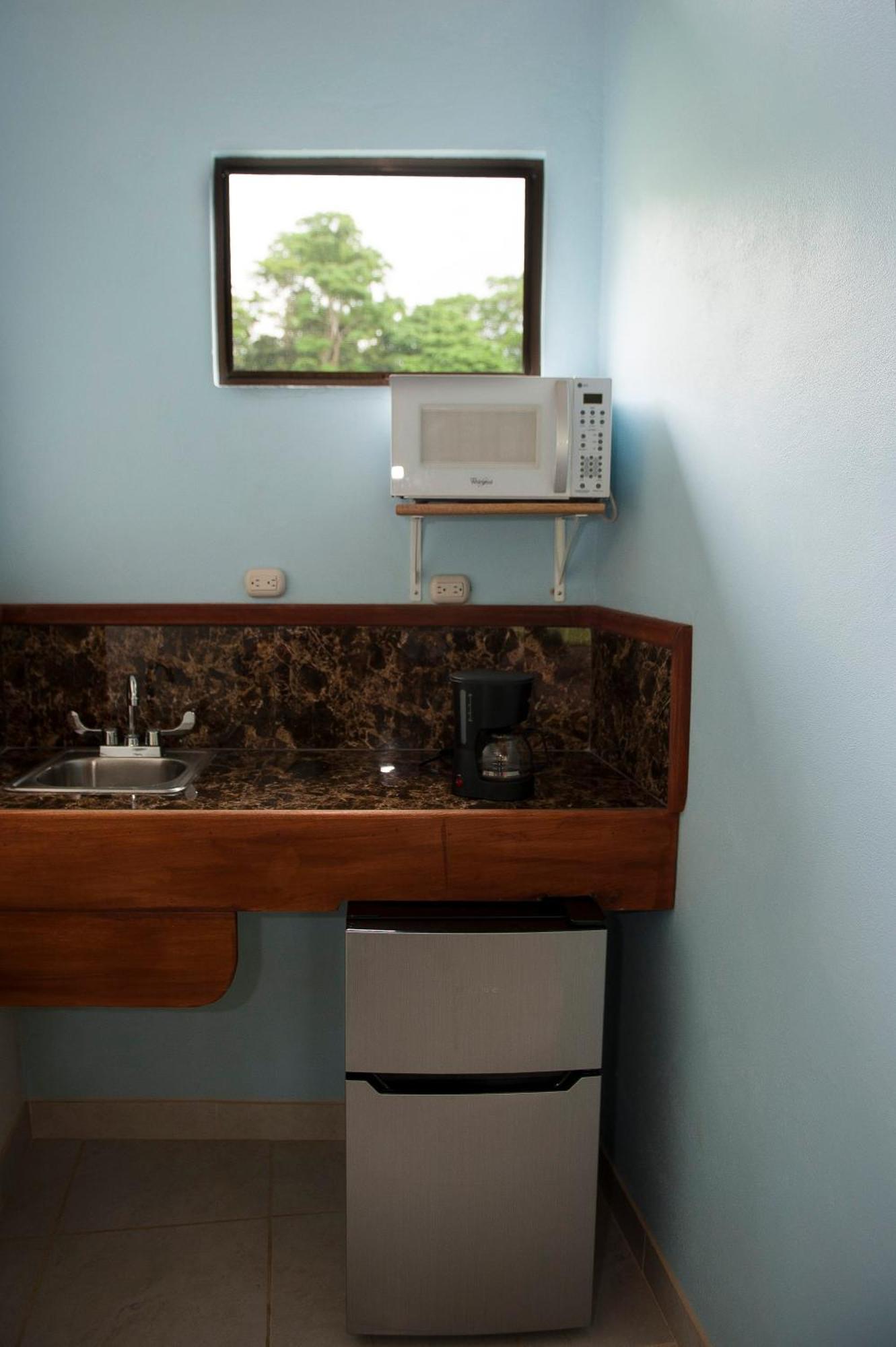 Hotel Sunshine Caribe Puerto Viejo de Talamanca Екстер'єр фото
