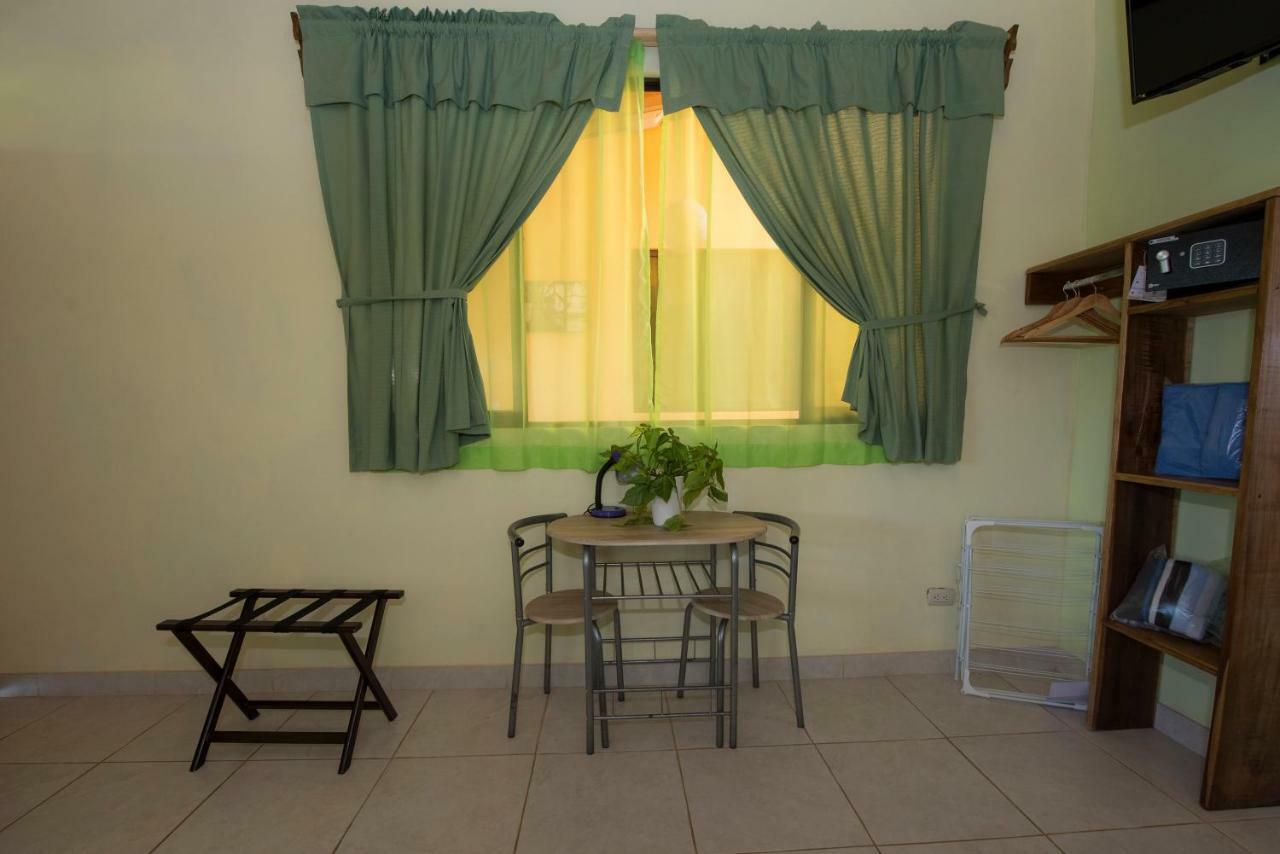 Hotel Sunshine Caribe Puerto Viejo de Talamanca Екстер'єр фото
